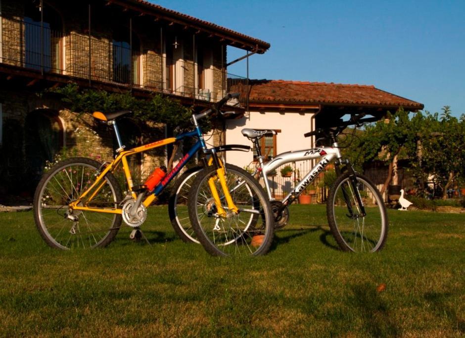 Magiche Langhe Bed & Breakfast Paroldo ภายนอก รูปภาพ