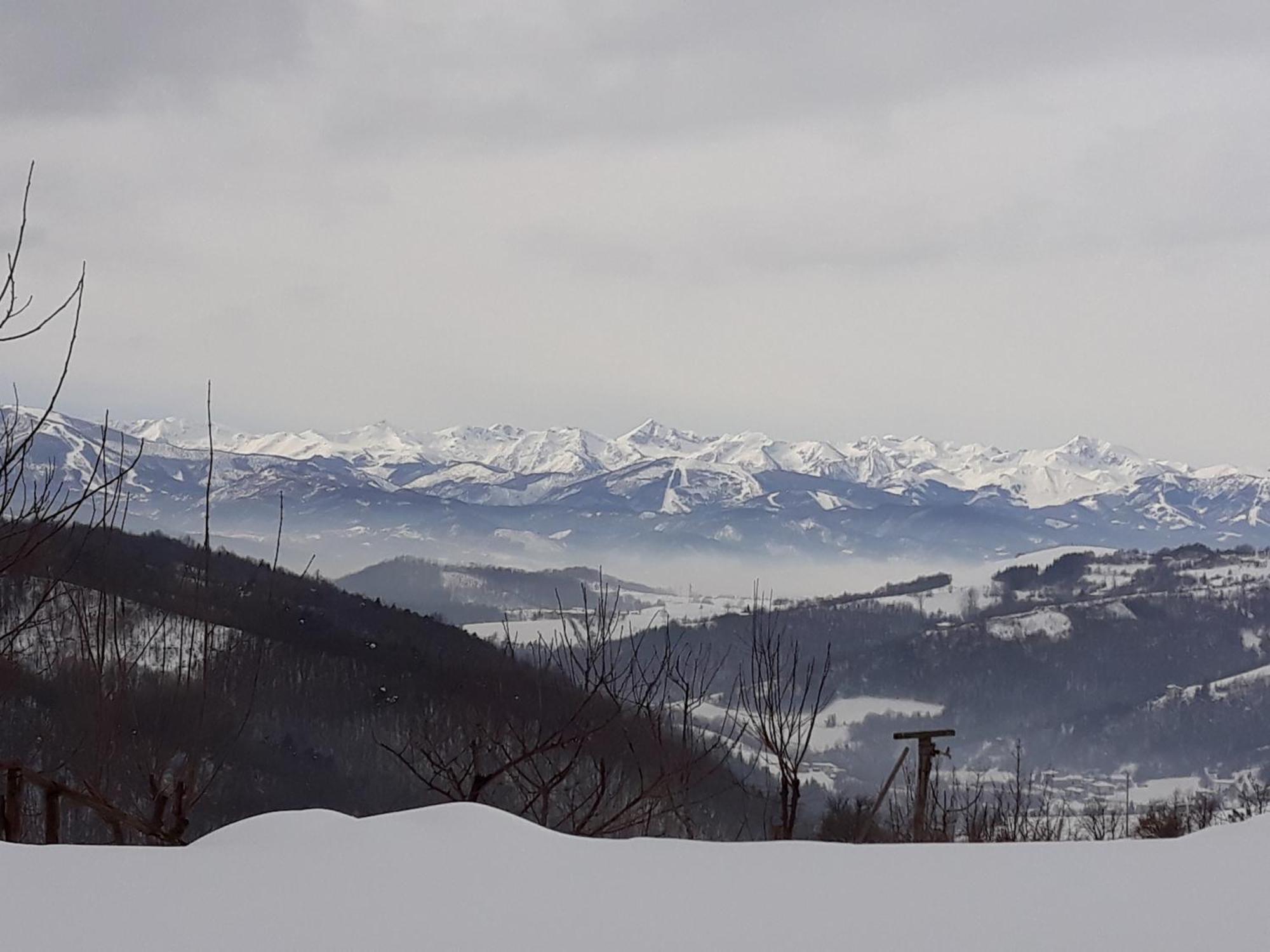 Magiche Langhe Bed & Breakfast Paroldo ภายนอก รูปภาพ
